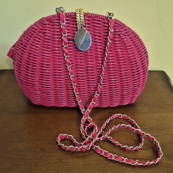 Vintage Handbags - Vintage 1980s La Regale Bohemian Red Wicker Shoulder Purse With Gold Chain